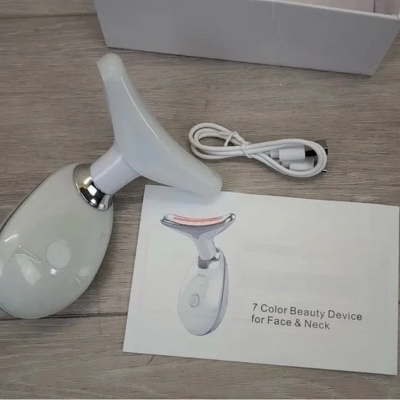 Intense Pulsed Light Wrinkle Reducing Instrument RED BLUE AND GREEN  LIGHT - Picture 2 of 4